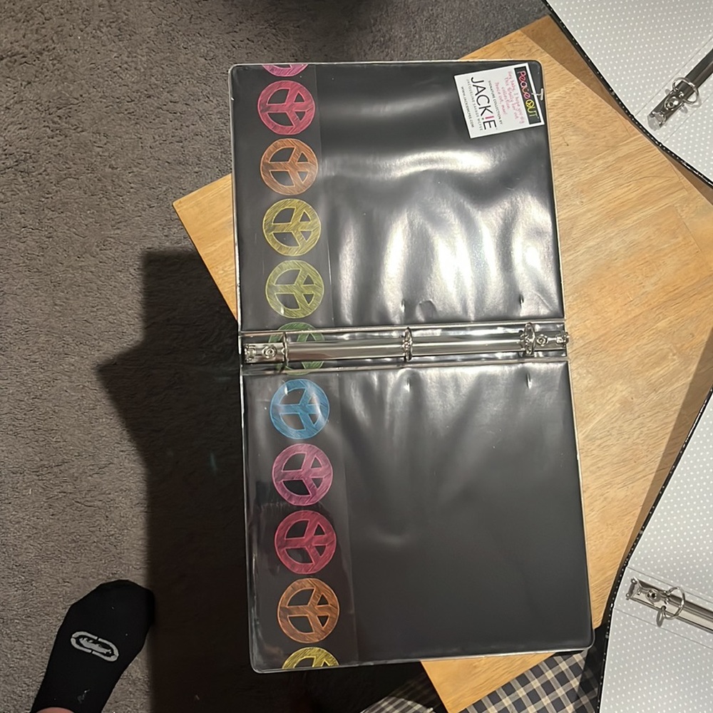 3 new binders and 3 new folders - Picture 4 of 8